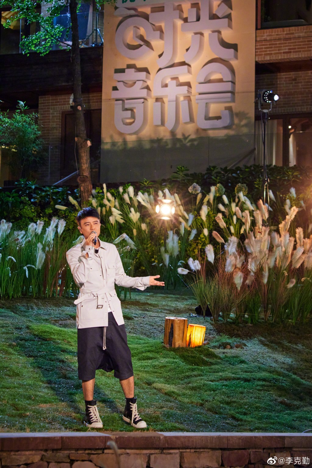李克勤近年大部分時間都在內地工作。