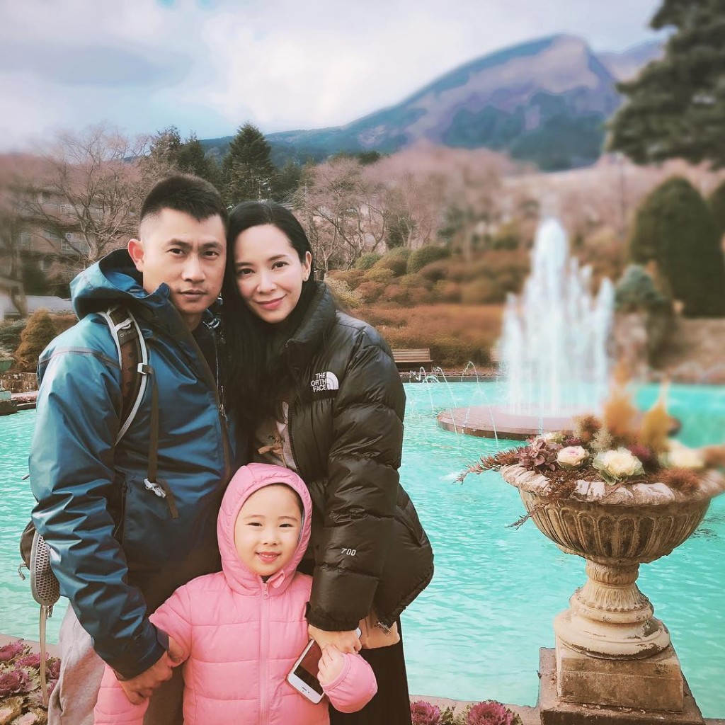 郭羨妮為任職武術指導的丈夫朱少傑誕下一女。