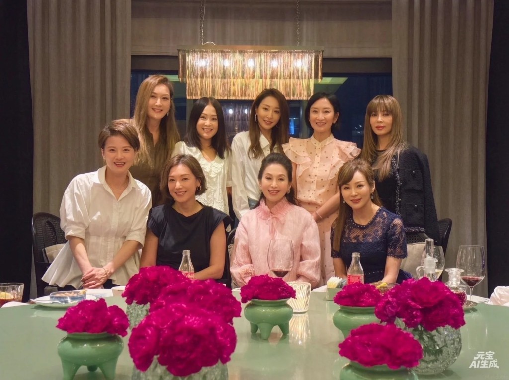 昔日九位美女共聚一堂,包括孟廣美、梁小冰、陳嘉容、梁佩瑚、孫佳君(後排左起)、黎燕珊、周美鳳、王玉環及羅霖(前排左起)。