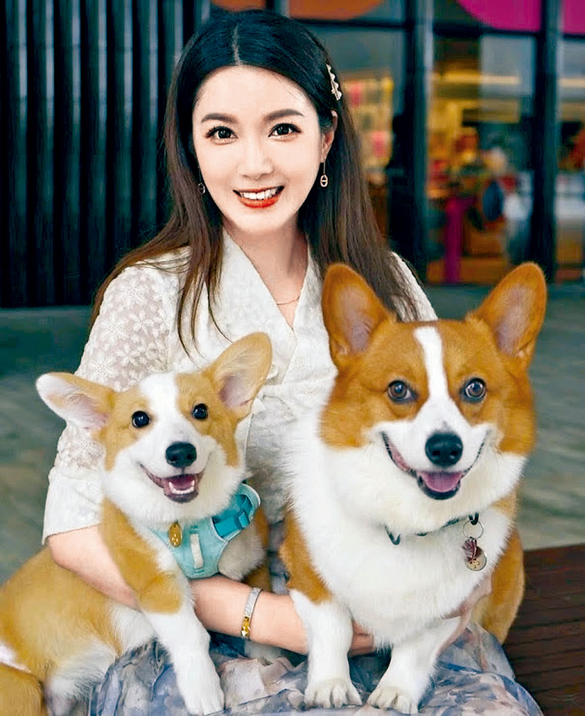 苟芸慧身邊有愛犬、親朋和各方面都能接住她的工作夥伴包圍着,已覺很滿足。