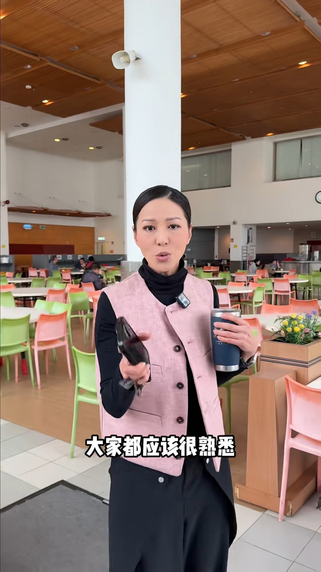 滕麗名也曾拍攝短片,介紹電視城鮮為人知的一面。