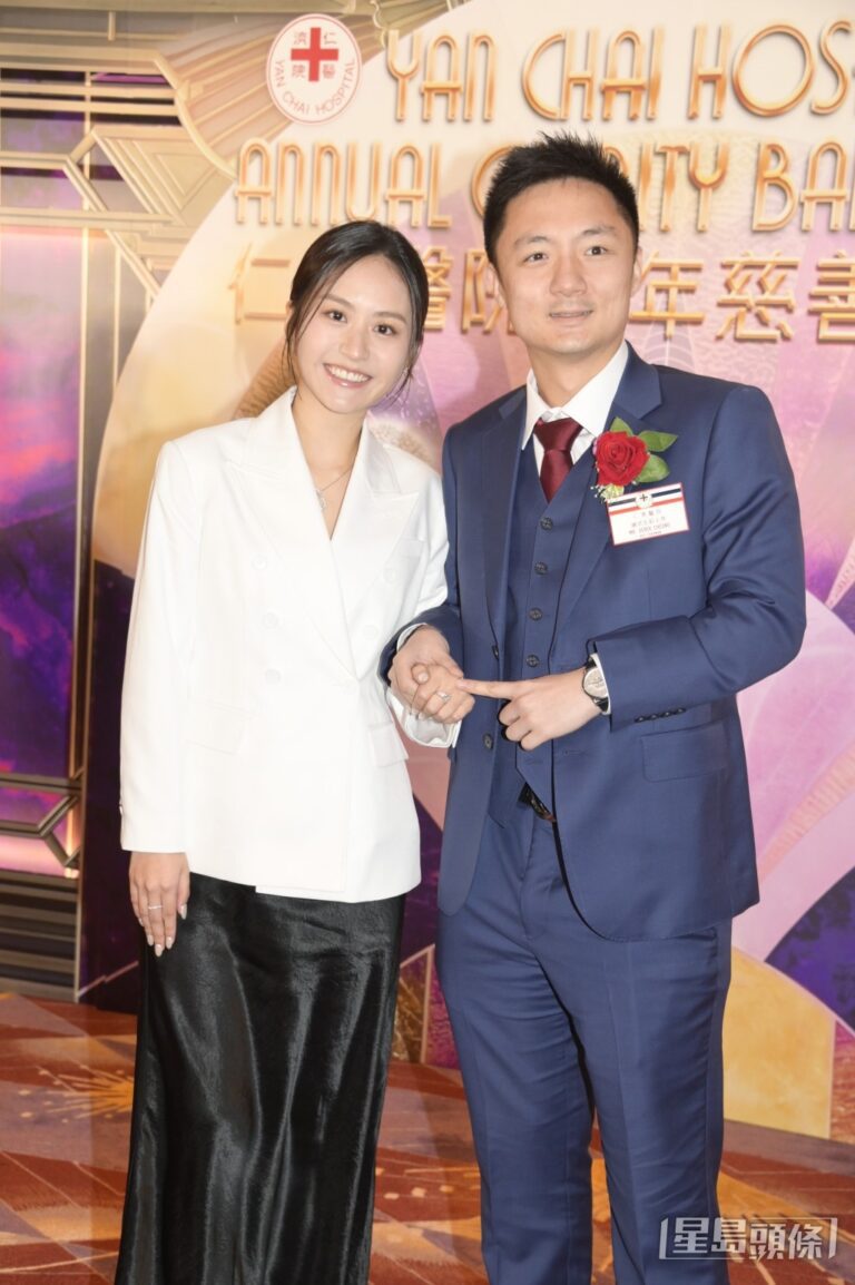鍾培生陪妻搭港鐵被公審 實體八達通背後藏溫馨動機