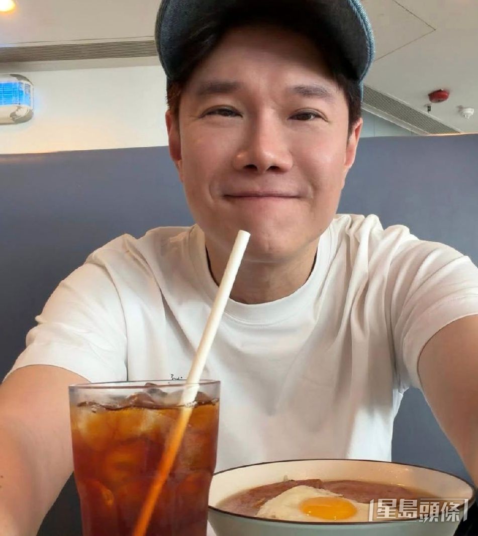 張與辰笑言享受一個人食飯,因為無人搶食。