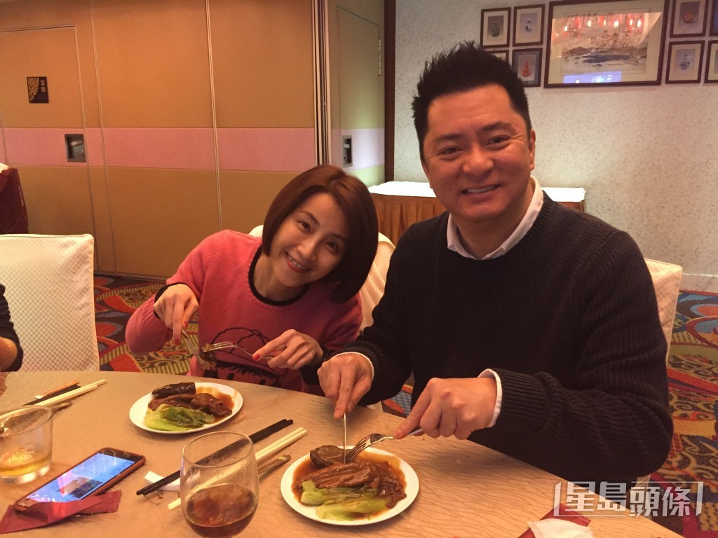 譚小環2014年與丈夫一同進軍飲食界。