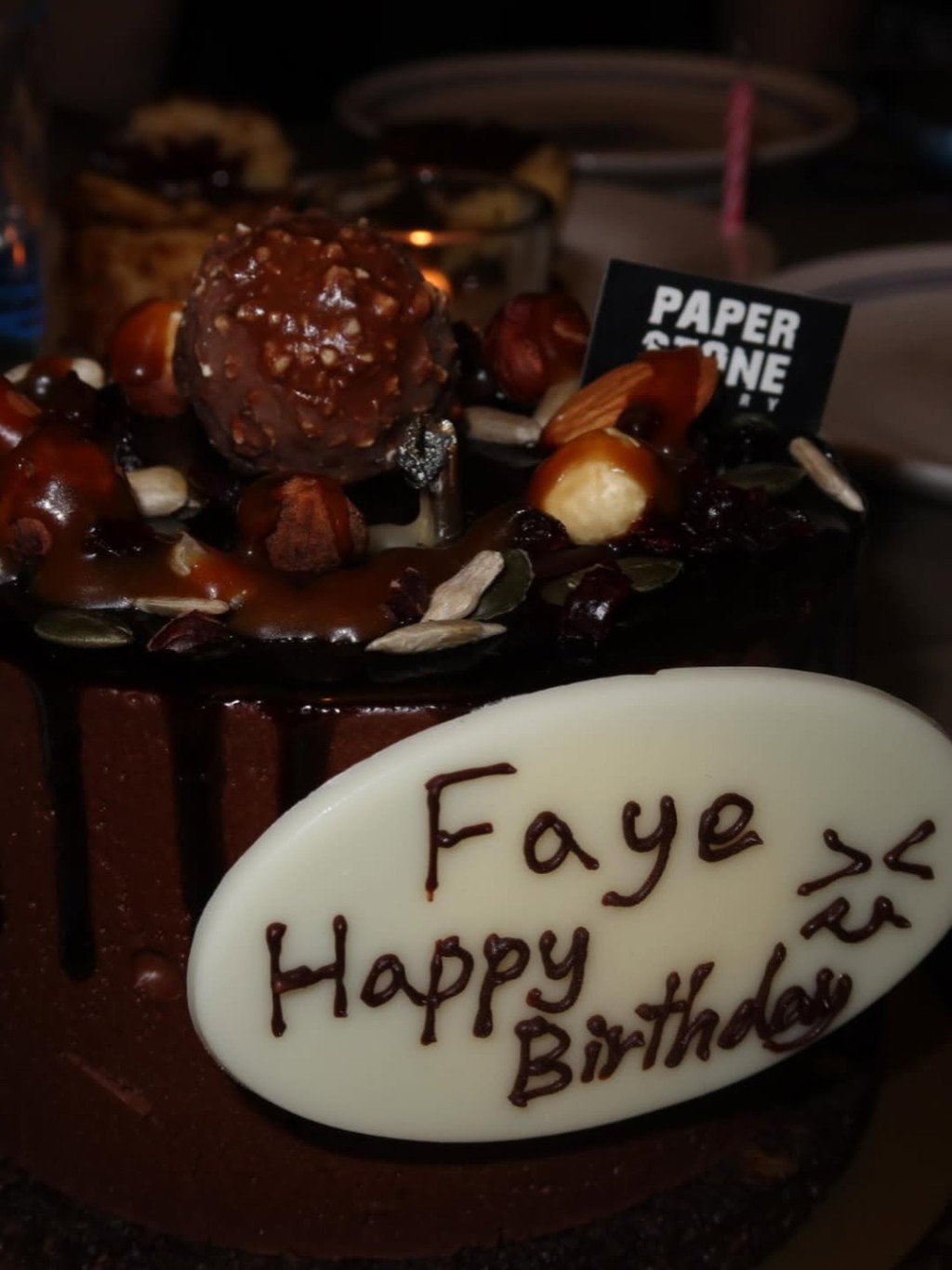 Bob林盛斌大女林霏兒18歲生日,當然少不了生日蛋糕。