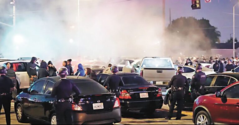 洛杉磯市警局等多個執法機關聯合行動，取締非法賽車集會。OnScene.TV/洛杉磯時報