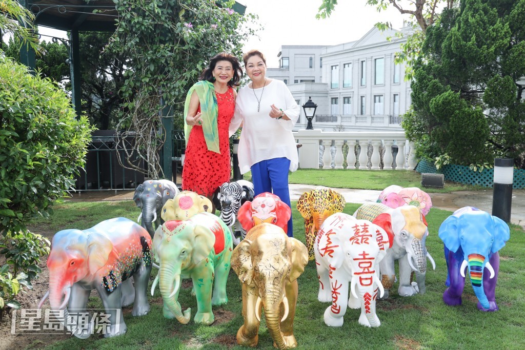 肥媽與發起活動的「慈善女王」趙曾學韞合影。