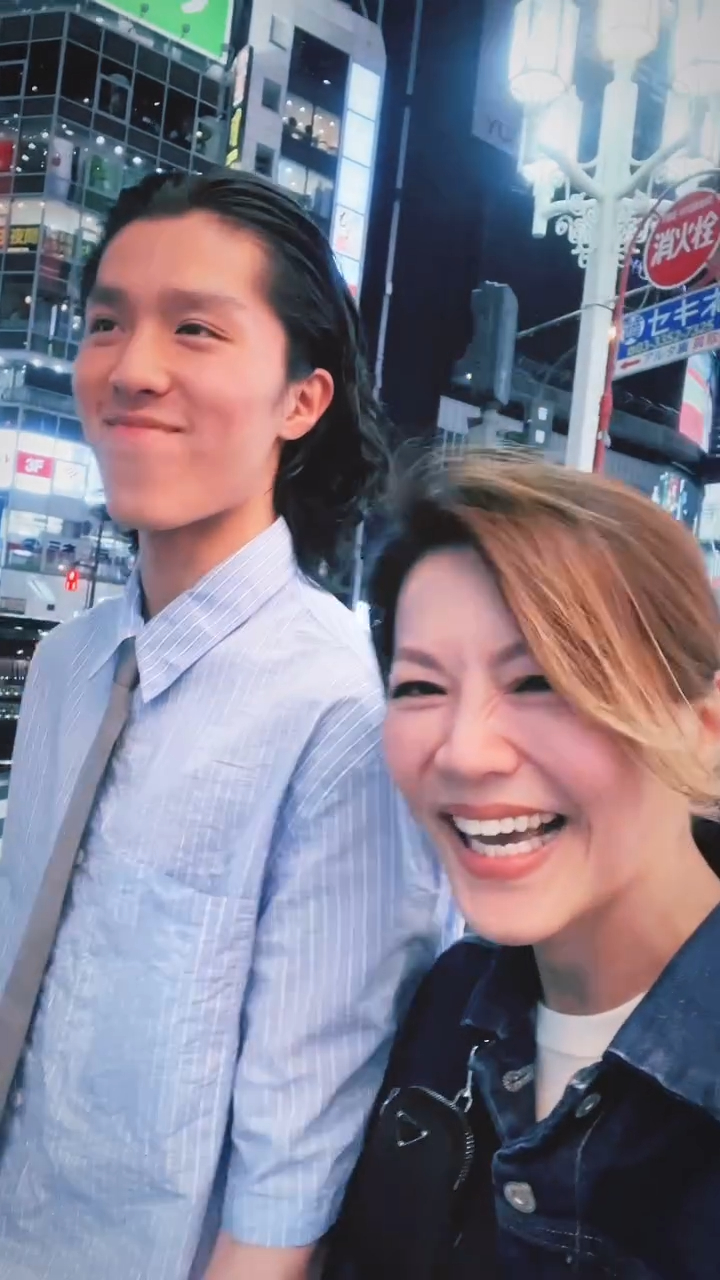 康子妮曾到日本探望大仔林寶。