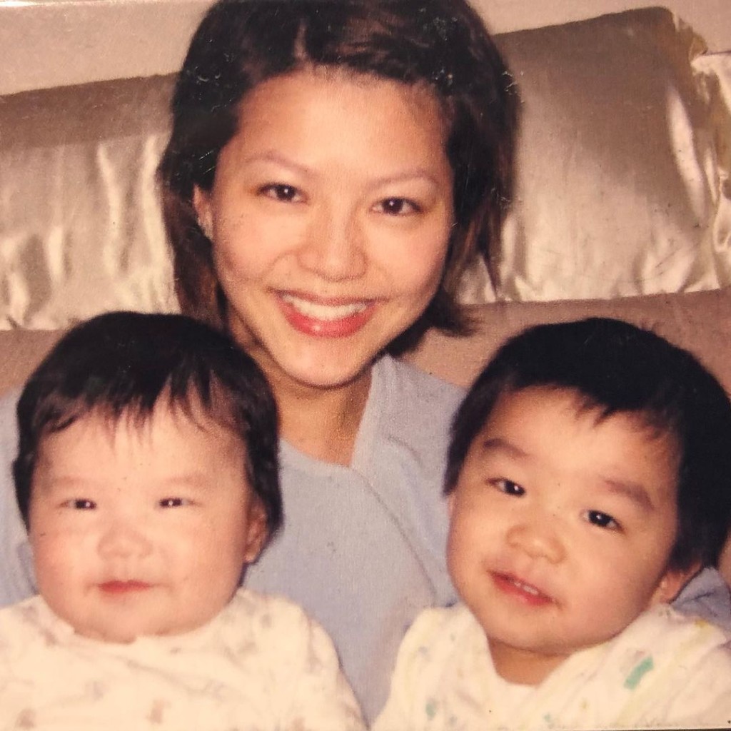 康子妮與林曉峰育有兩名兒子。