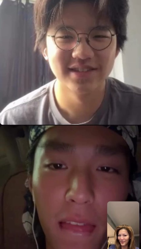林曉峰的細仔林熙（上）和大仔林寶（下）早前一同為媽媽康子妮慶祝生日。