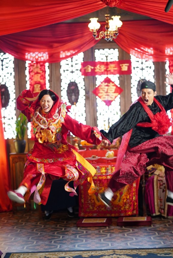 何廣沛31歲生日時,朱晨麗曾在網上分享一張似婚照的合照。