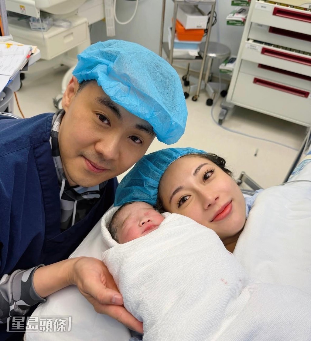 蔡嘉欣與丈夫Derek的愛情結晶兒子Theo。