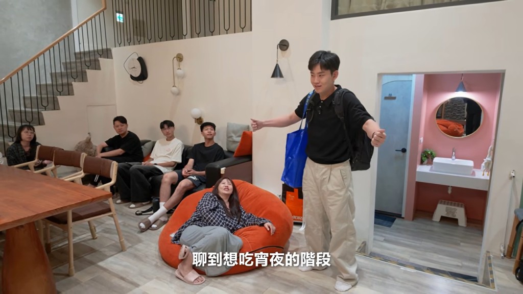Joeman在片中表示已學會煮牛肉麵,並指母親試過後稱相當好吃,隨後在鏡頭前煮麵。