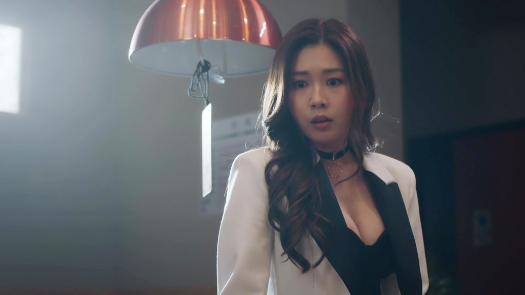李芷晴不介意性感示人。