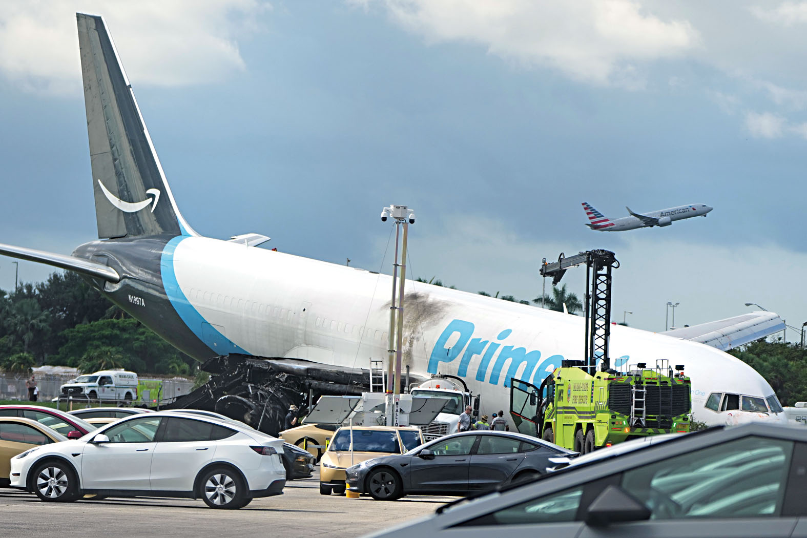 亞馬遜事故貨機7日仍停放在邁阿密國際機場(MIA)。美聯社