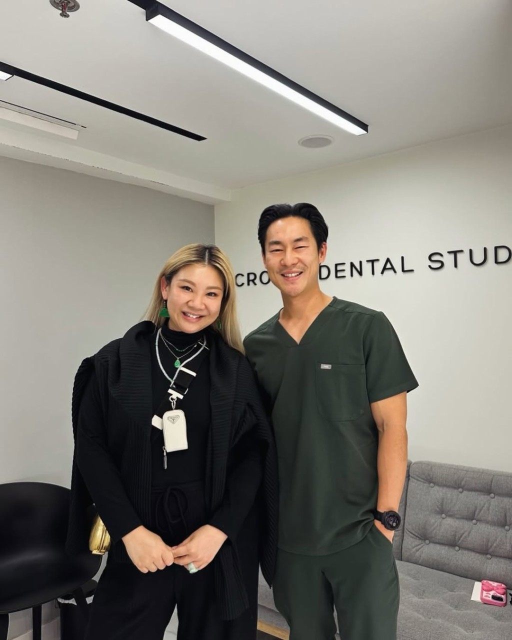 欣宜早前曾與一位帥氣牙醫合照。