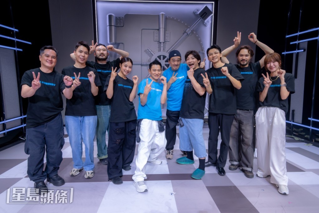 劉德華透露「舞台山莊」未來計劃,包括新劇《你好,瘋子!》及重演《尋找快樂時代》等。