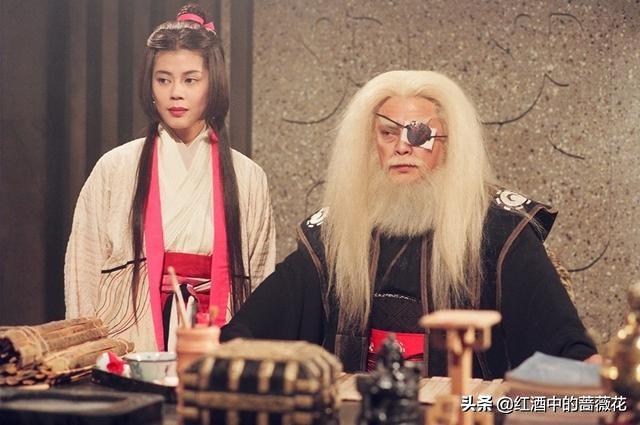 羅樂林在1996年《笑傲江湖》中飾演的「任我行」亦相當經典。