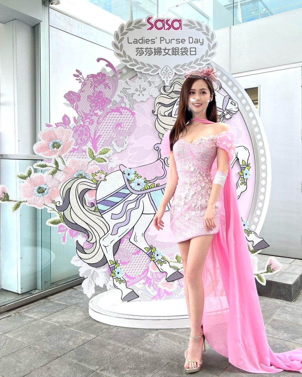 梁超怡努力保持幕前曝光率。