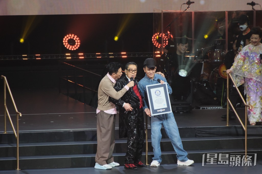 劉德華亦曾為胡楓的演唱會擔任嘉賓。