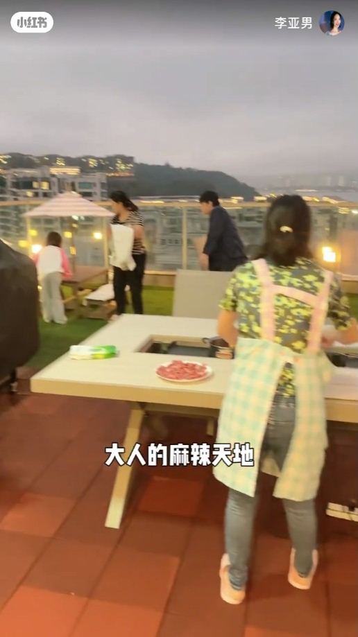 平台的空間非常寬敞。
