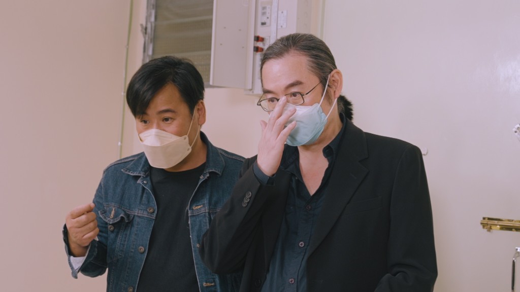這個單位雖只是與兩兄弟昔日住所間格相同，但二人一走進去，同樣感觸良多，湧現不少回憶。