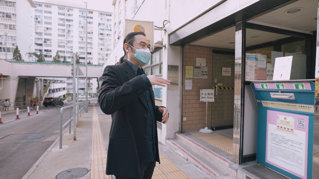 韋家輝小時候因為疑問特別多，經常到圖書館尋找答案，這裏亦成為他創作路上的啟蒙老師。