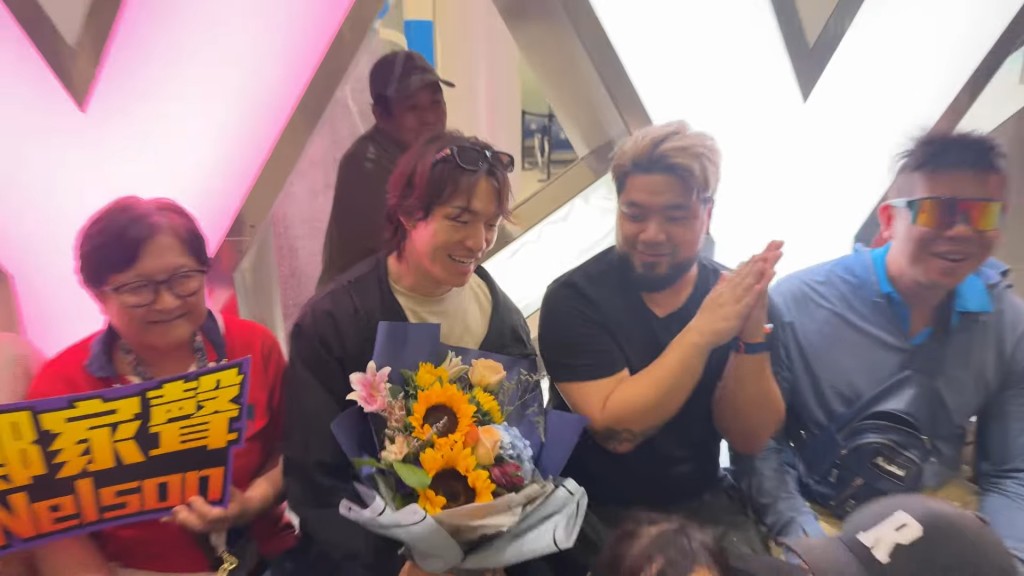鄭家聲全程展露笑容，對粉絲的支持深表感動。（影片截圖：《杜挺好味道》）