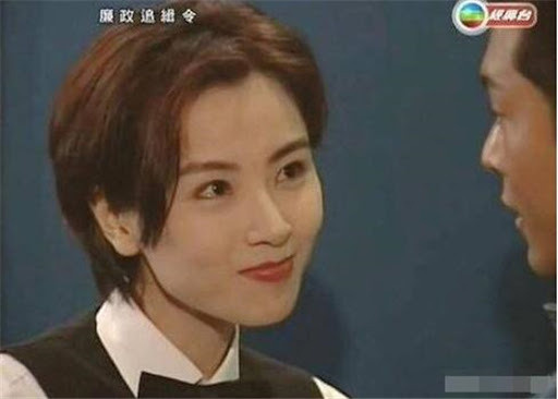 袁潔瑩曾是八十年代偶像組合「開心少女組」的成員。
