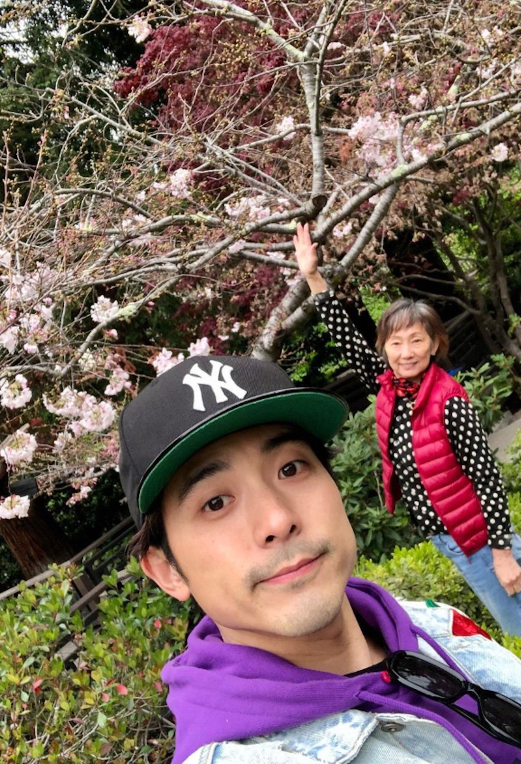 林德信的童年時期,主要在美國跟隨母親吳正元生活。