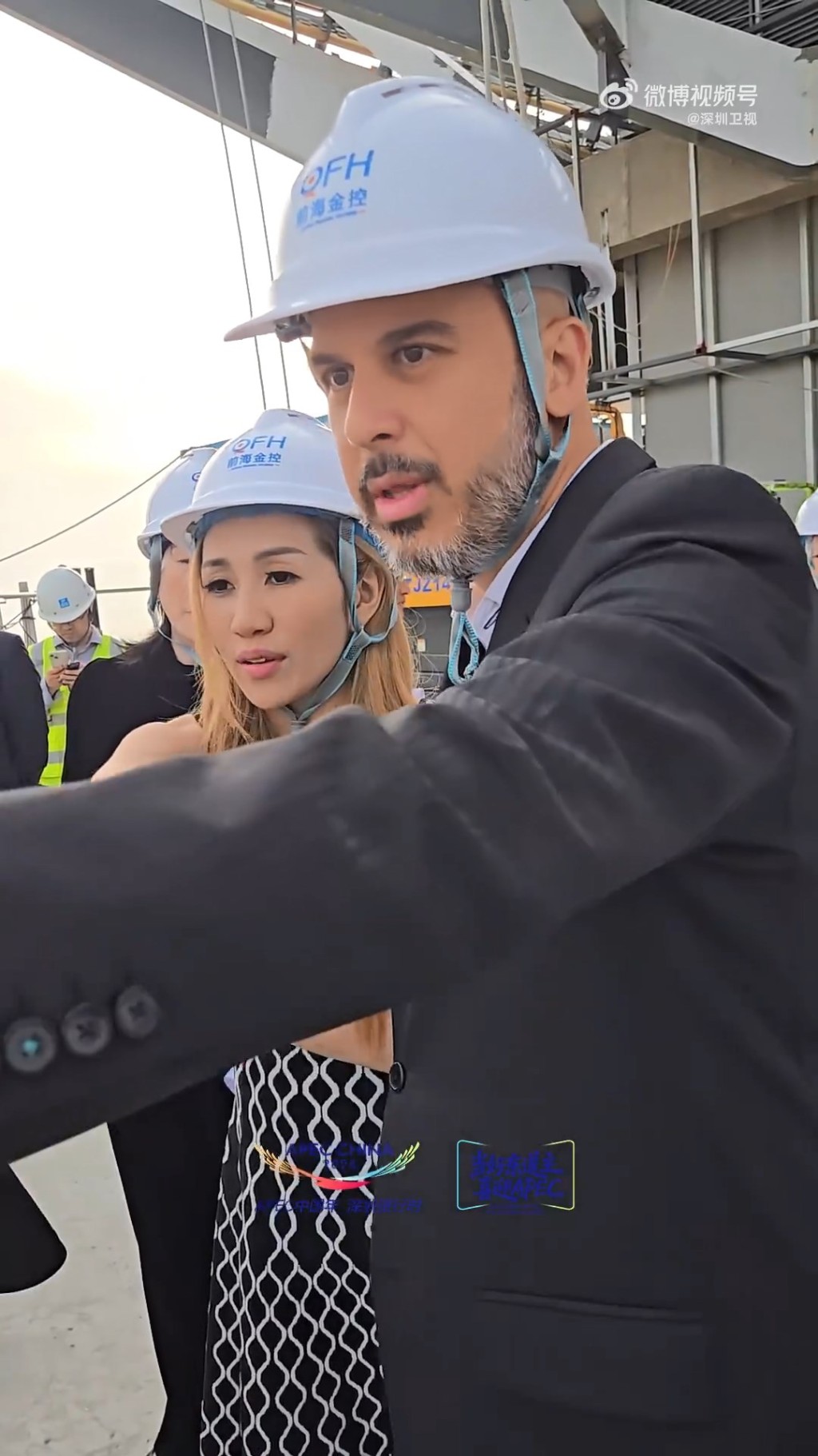 何超盈接待新加坡領導網絡的董事總經理及戰略項目高層。(微博@深圳衛視)
