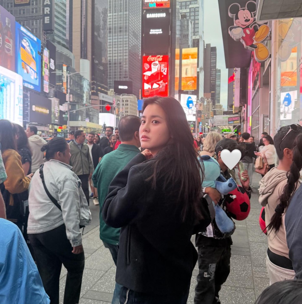 到埗兩周後,她特意拍片向粉絲分享近況。