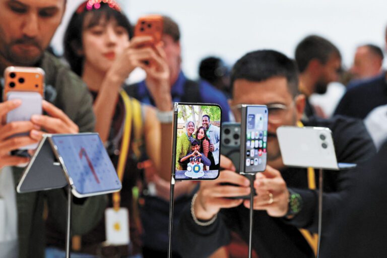 iPhone Duo代表iPhone歷史上最大的一次設計變化。路透社