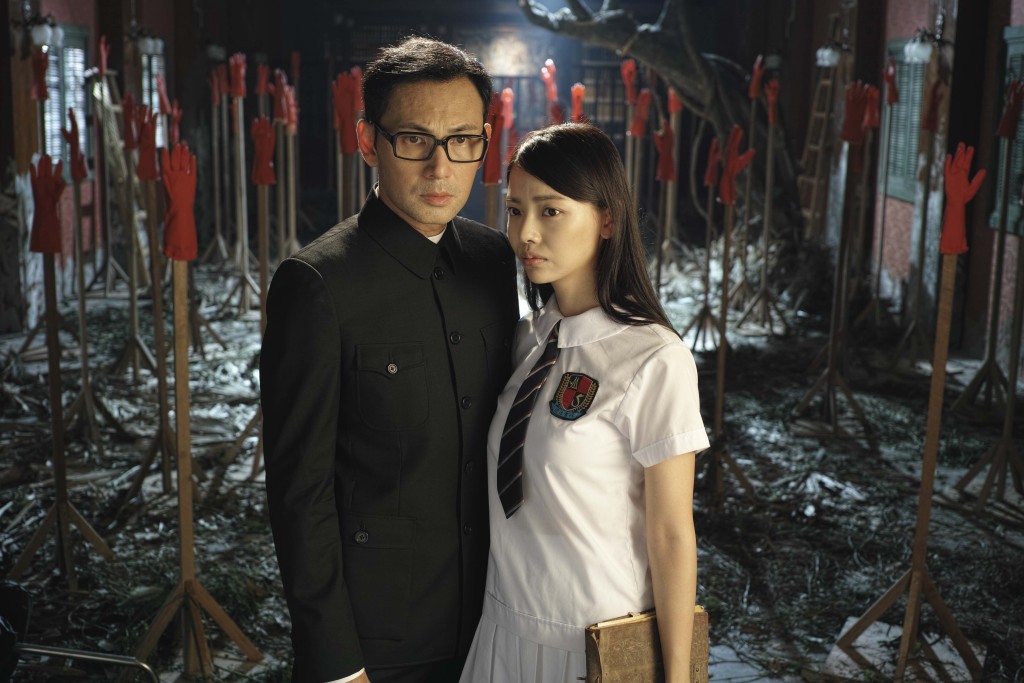陳熹潼（右）因演出電影《我們停戰吧》及多部《怪談》系列電影而為觀眾熟悉。