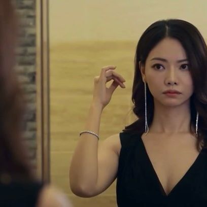 陳熹潼曾參演劇集《再見．枕邊人》。