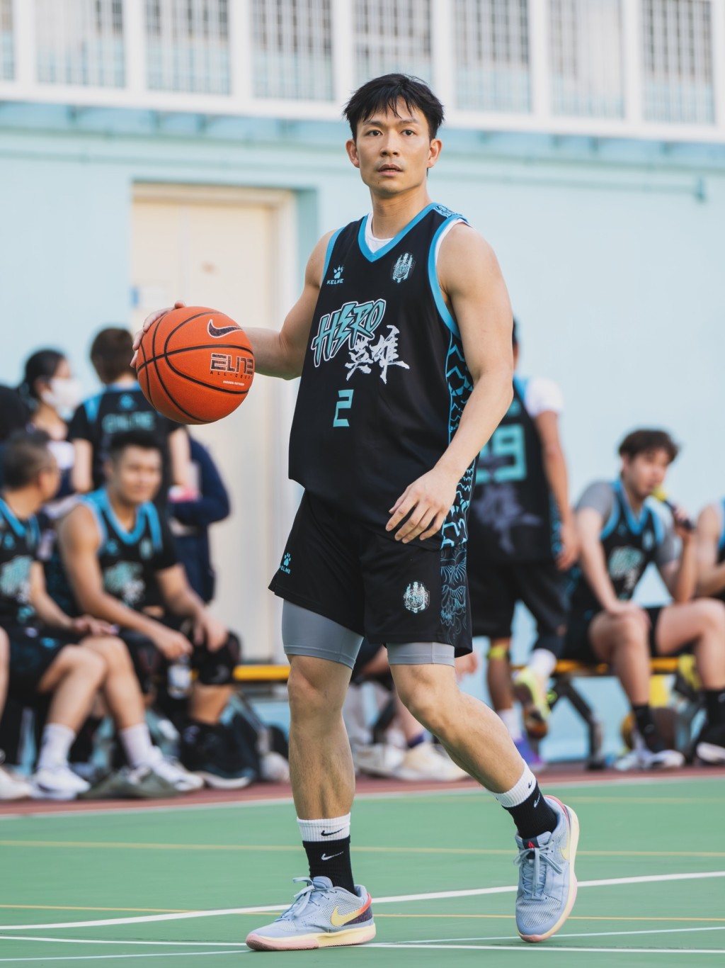 周志康熱愛並擅長打籃球。