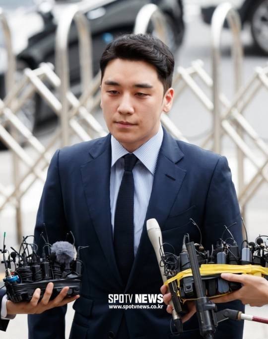 勝利今日被媒體報道再度涉及暴力事件。