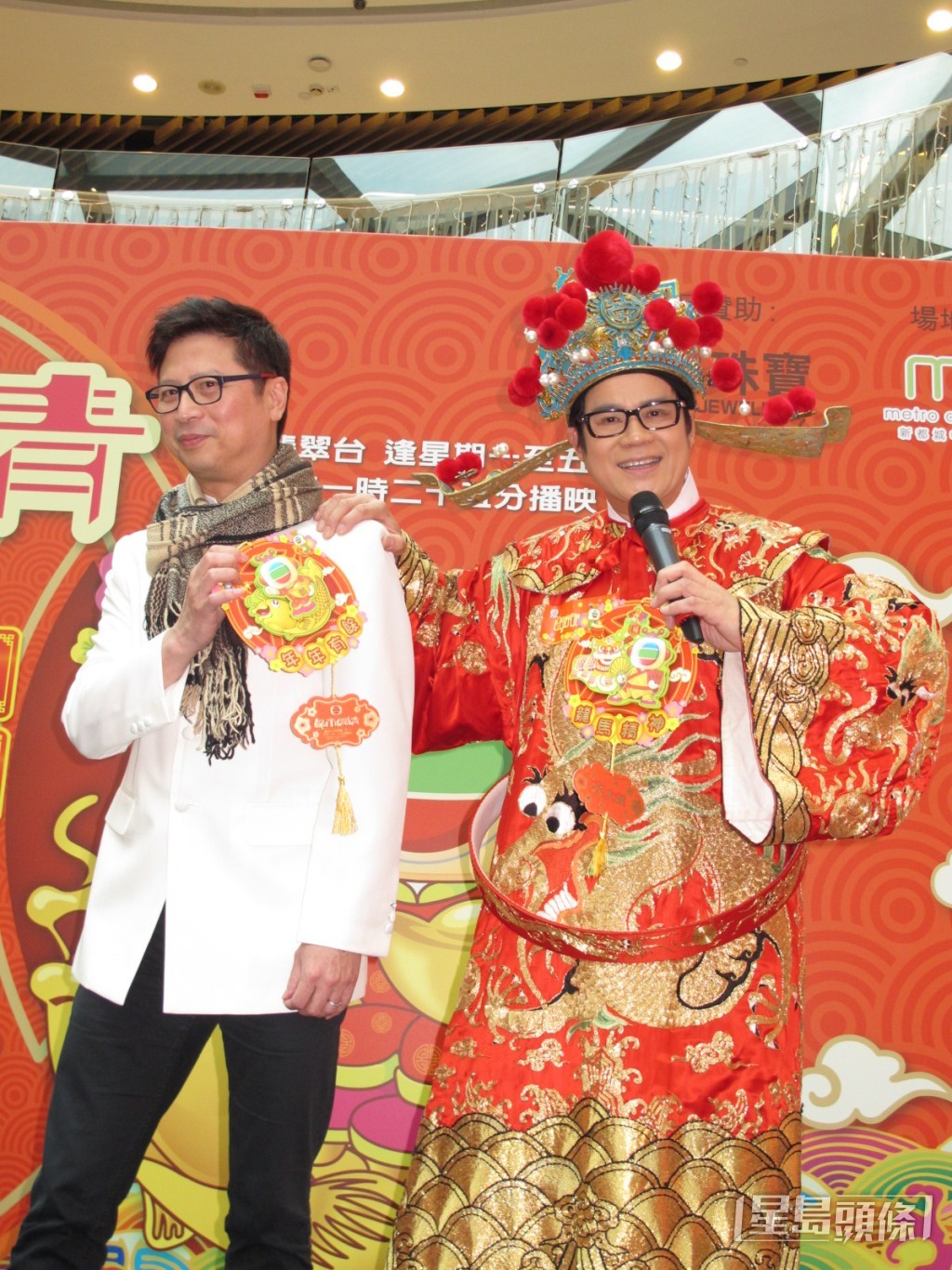 安德尊早年與李錦聯在《都市閒情》中的爭執同樣出名。