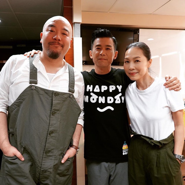 黃偉文與林海峰夫婦合照不少，近日更就「釋放彭羚」的呼聲發文。