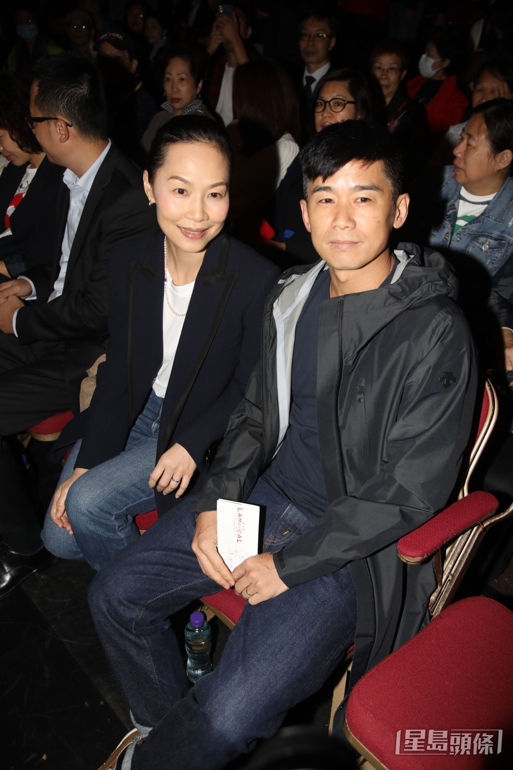 林海峰與彭羚於1998年共諧連理，婚後二人育有兩名女兒。