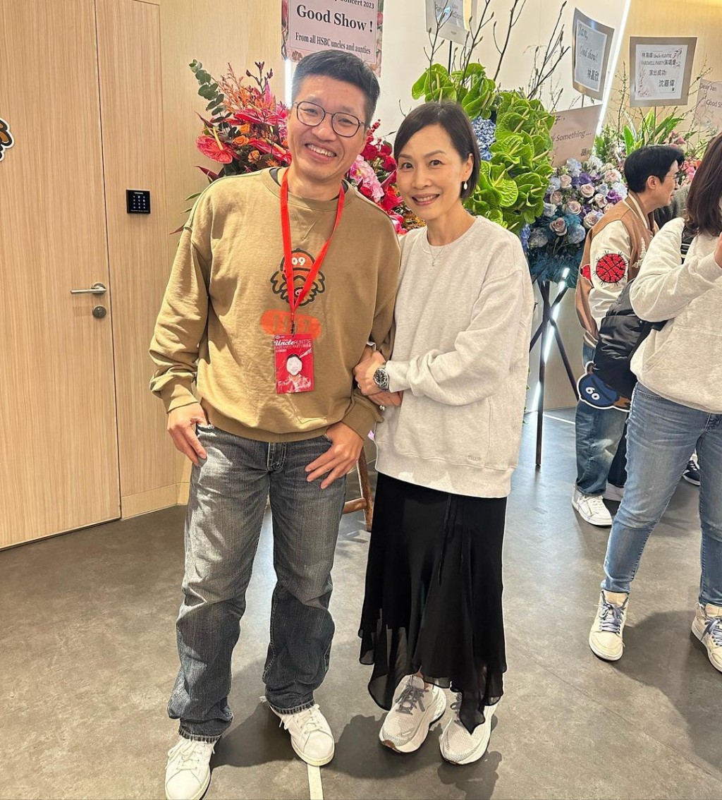 彭羚去年曾低調現身支持丈夫林海峰的演唱會，並在後台與人合照。