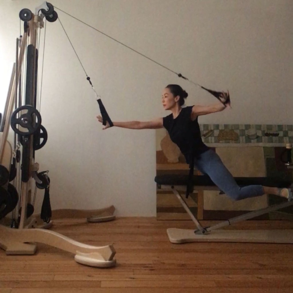 彭羚亦經常練習普拉提（Pilates）。