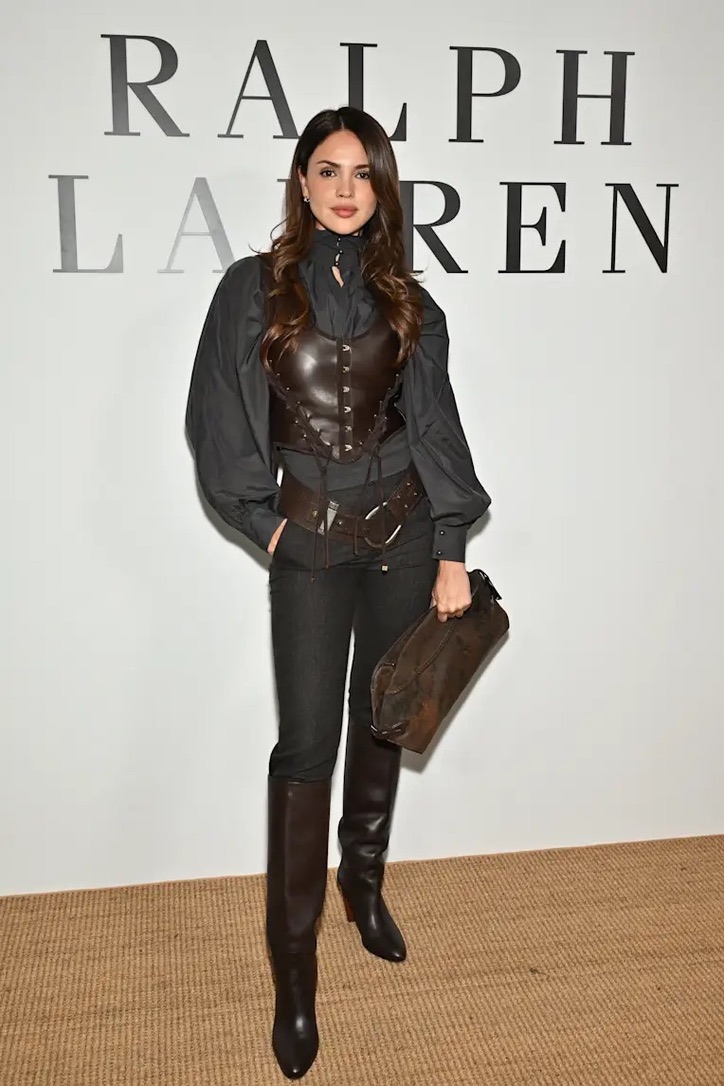 墨西哥女星Eiza González亦出席了時裝騷活動。