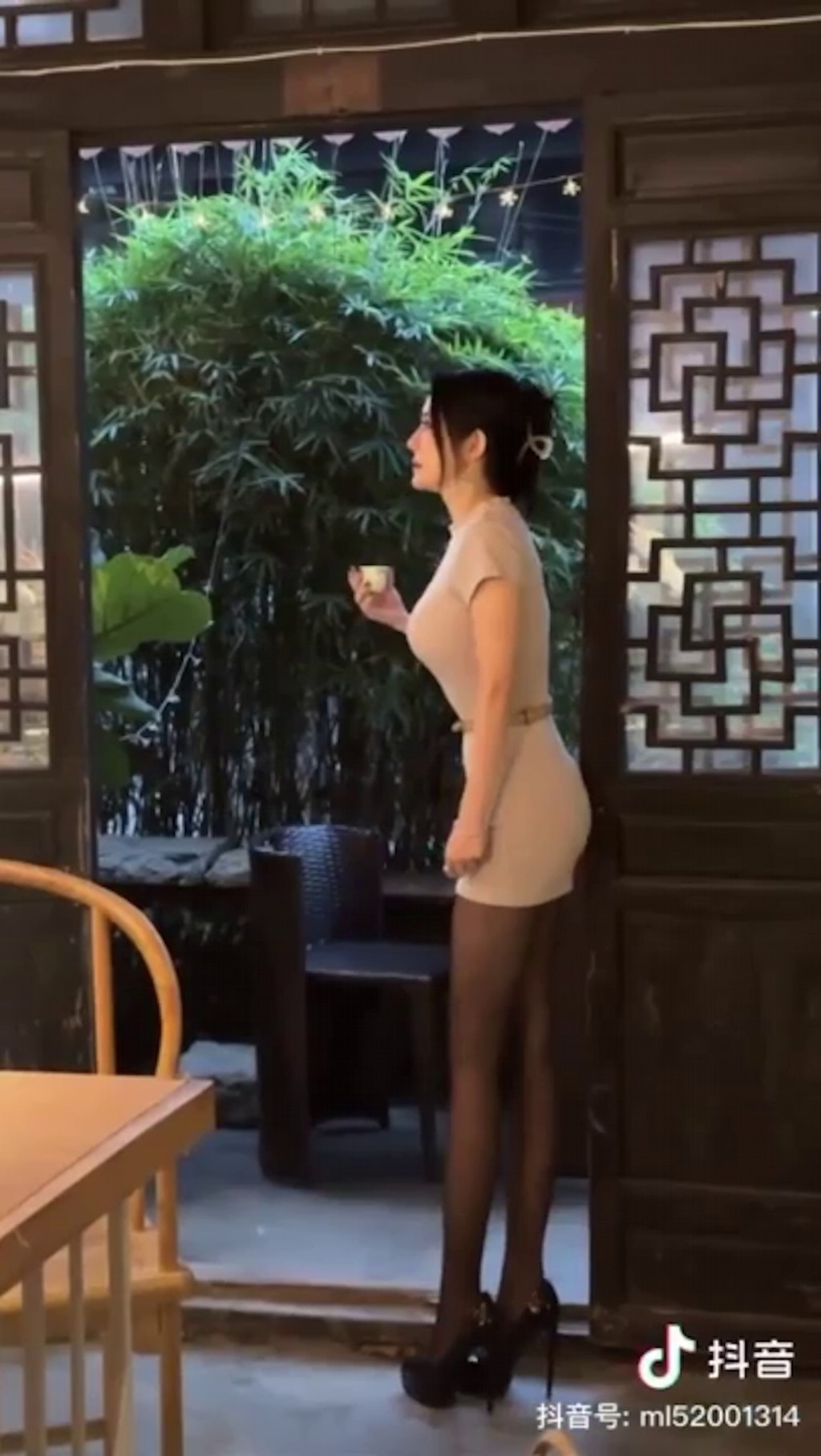 馬荔每次拍片必定會展示她的長腿。