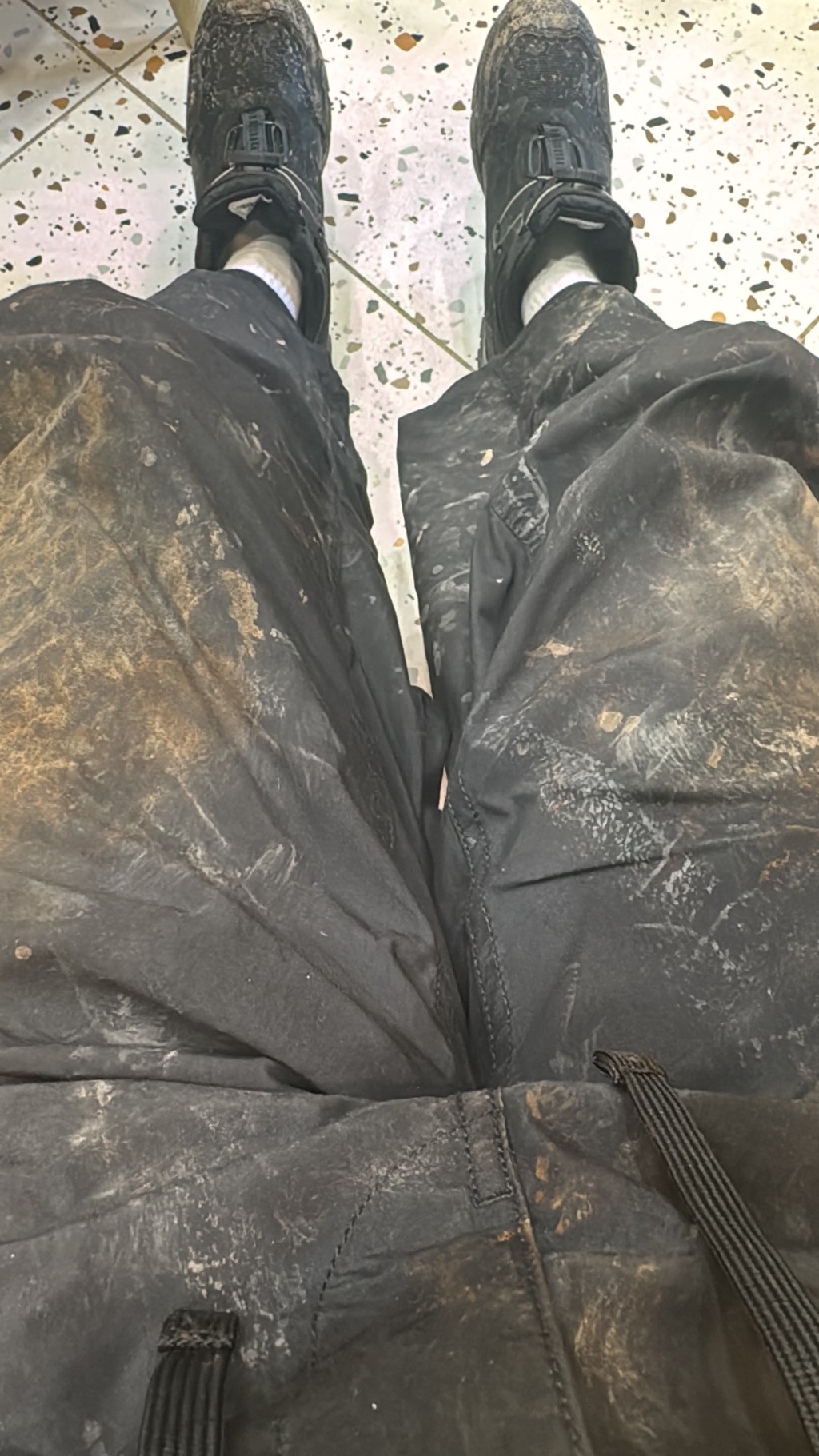 有傳聞指麥子樂是富二代，因此被質疑是否在賣慘賺取流量。