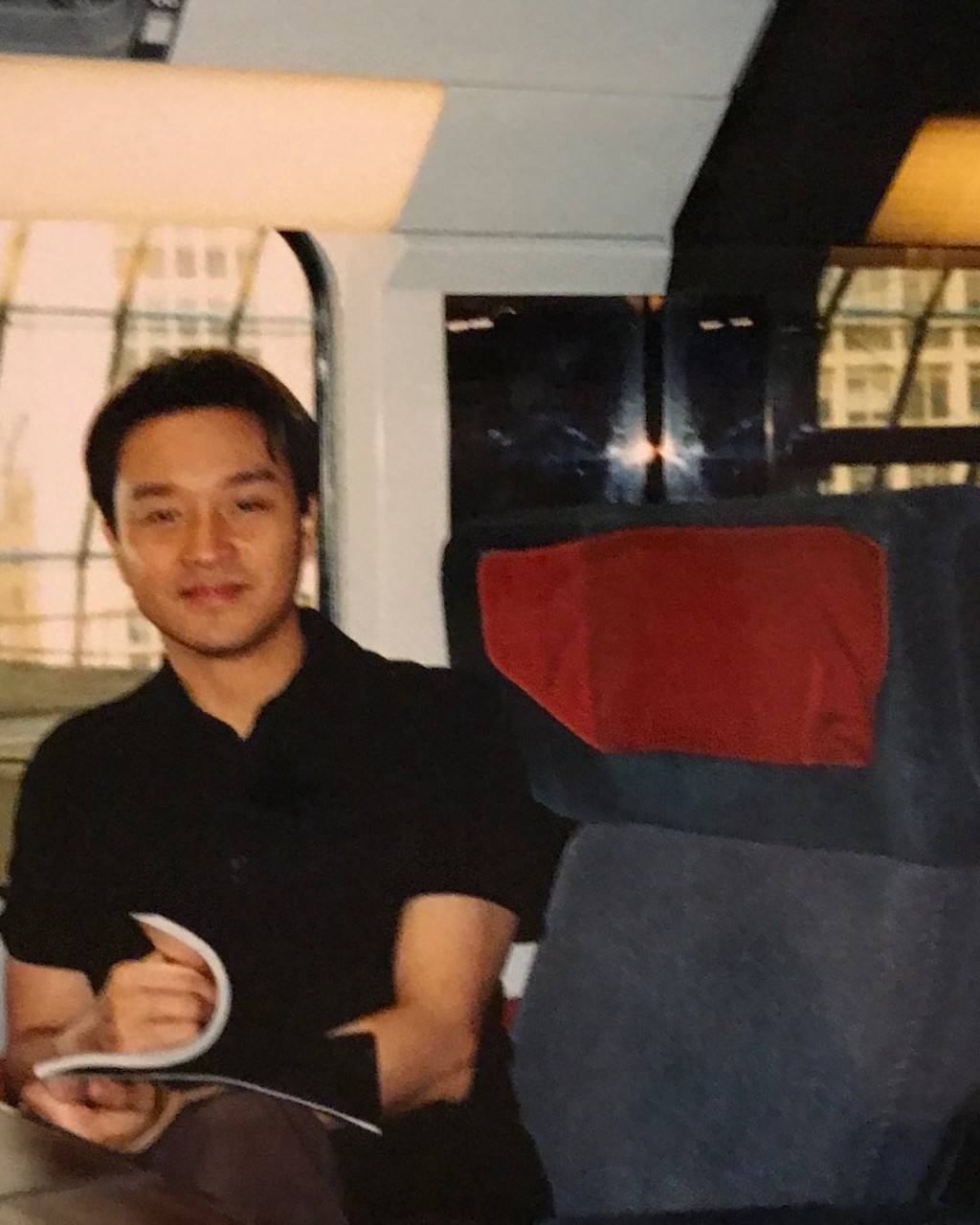 唐鶴德公開了多張與張國榮的舊照片。