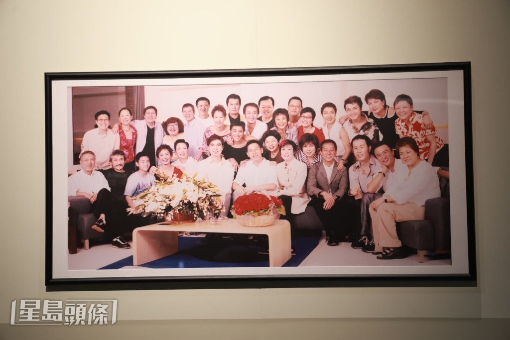 展覽公開了張國榮與陳淑芬、唐鶴德、沈殿霞、施南生、徐克等人的珍貴私人照片。