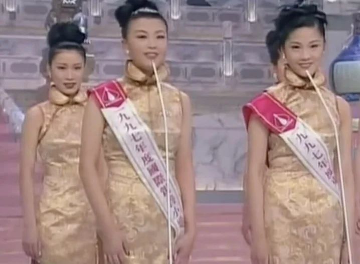 當年贊助港姐的鄔友正,曾與1997年亞軍李明慧交往,而冠軍翁嘉穗後來成為其太太。