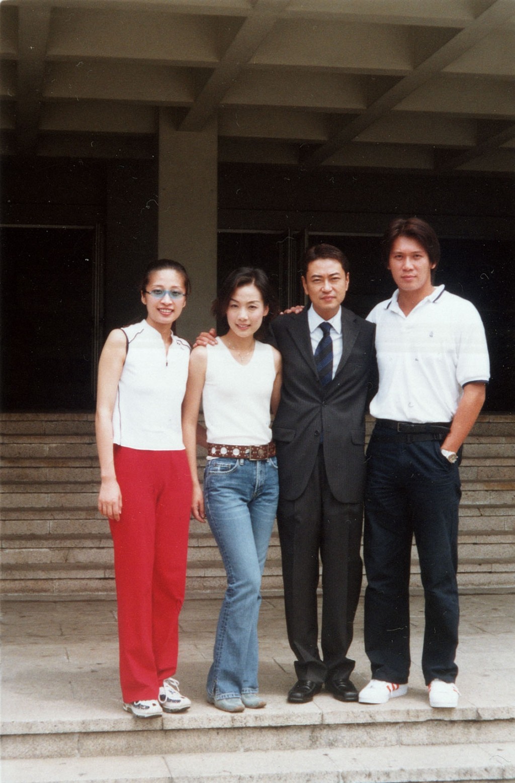 張煒早年留學海外,1984年回港後投考亞洲電視藝員訓練班。
