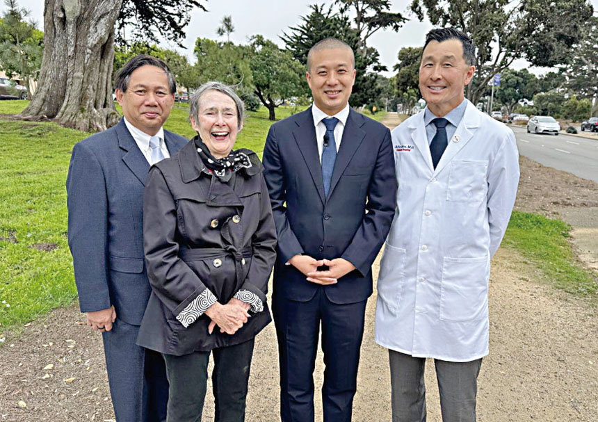 左起:安老自助處梁明信、SF Senior Power創辦人格拉夫、第4區市參事王兆倫及三藩市馬林縣醫學會馬國華醫生。市參事辦公室提供
